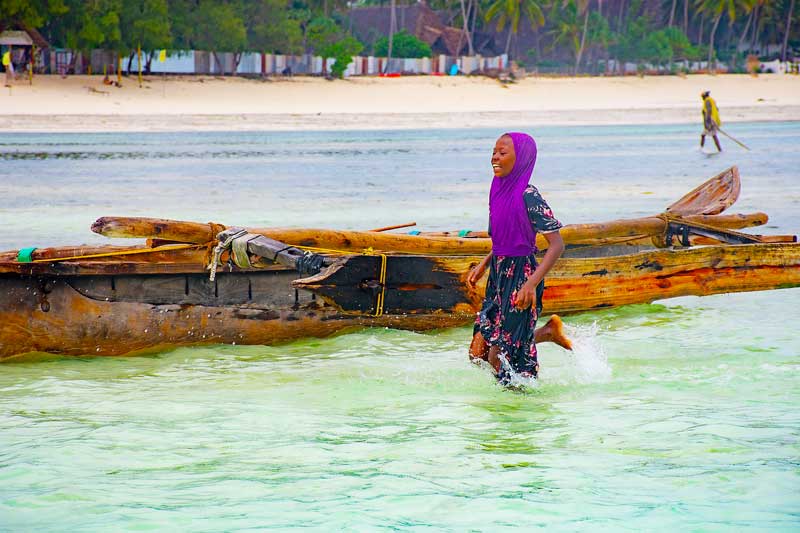 Laughing-Girl-Muslim-Islam-Zanzibar-Sea