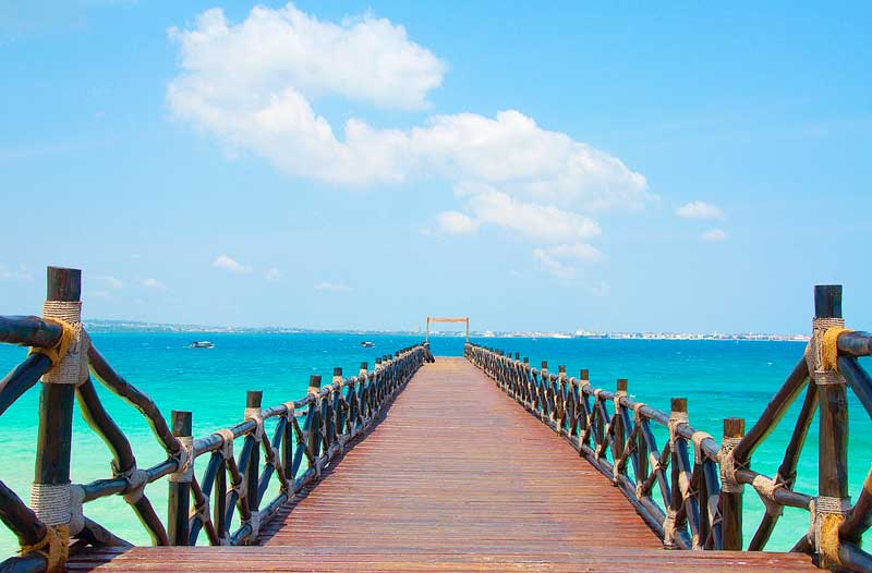 Zanzibar-beach-pier