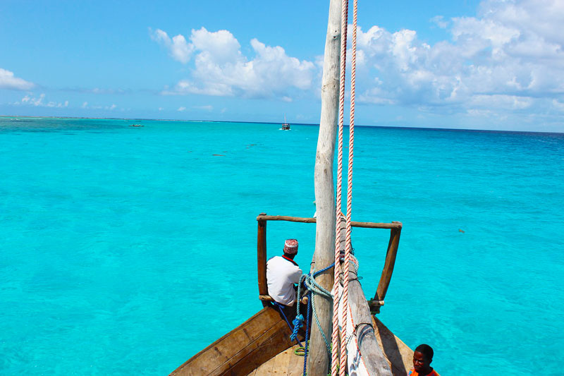 dhow-boat-zanzibar-sailing