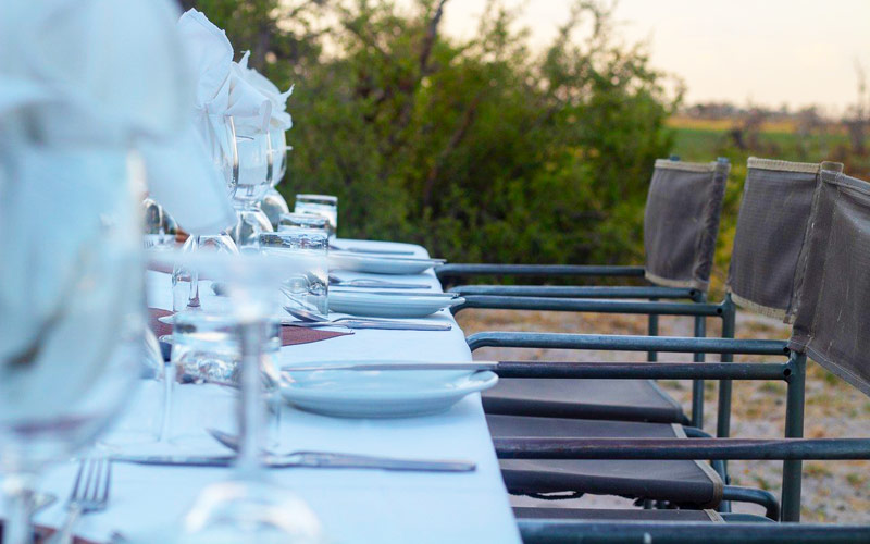 luxury-tanzania-safari-table-setting