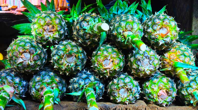 pineapple-market-zanzibar